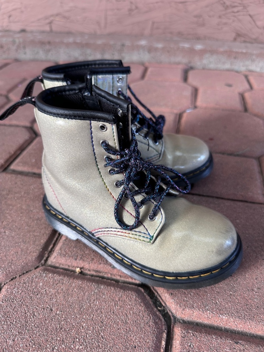 Dr Martens Air Cushion sole Metallic Silver Kids Lace-Up Ankle Boots with Black - Picture 3 of 6